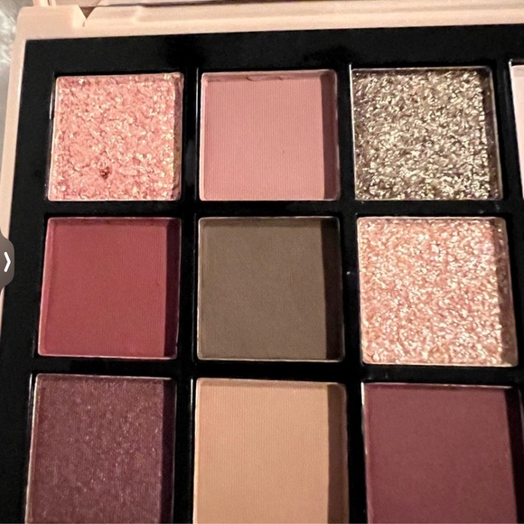 Eyeshadow palette - Picture 3 of 7